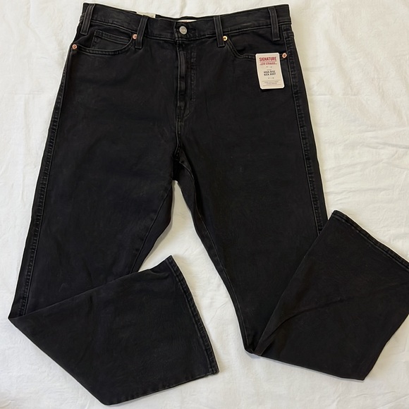 Signature by Levi Strauss & Co. Women's Heritage High Rise Kick Boot Denim Jeans - Picture 4 of 6